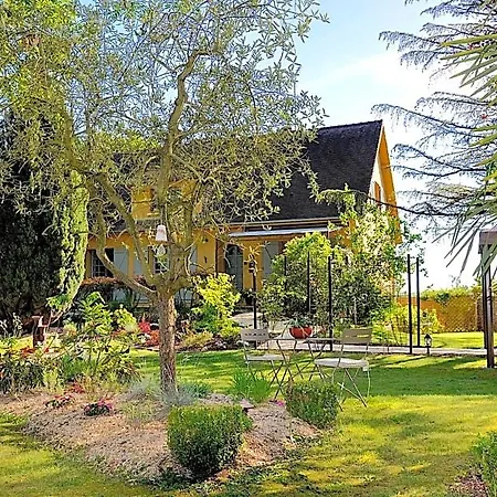 Bed & Breakfast Au Jardin De Lisa Cherreau