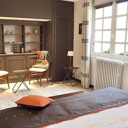 Au Jardin De Lisa Bed & Breakfast