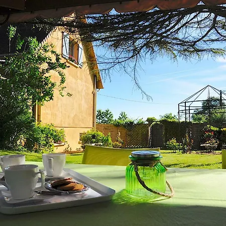 Au Jardin De Lisa Bed & Breakfast 3*